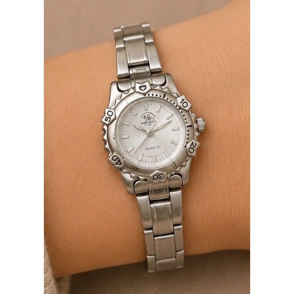 Vintage Hollywood Ladies 8000 Polo Watch Stainless Steel Working